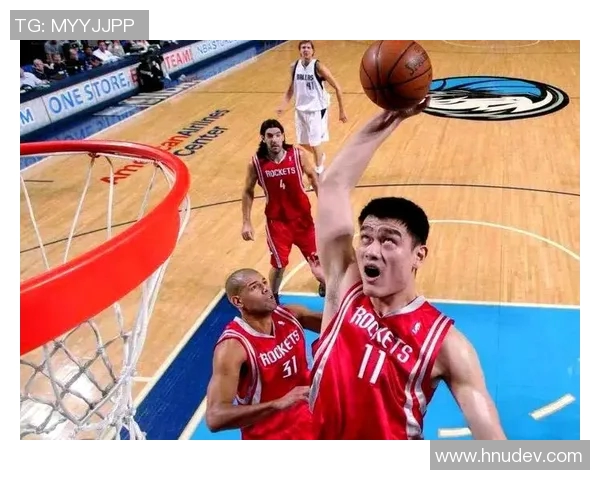 姚明转身过人瞬间的精彩与篮球智慧的完美结合 姚明转身过人瞬间的精彩与篮球智慧的完美结合