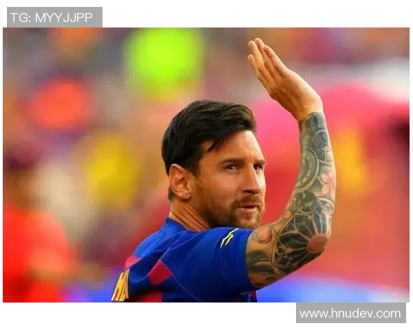 巴萨球迷期待新赛季:梅西是否留队成焦点 巴萨球迷期待新赛季:梅西是否留队成焦点